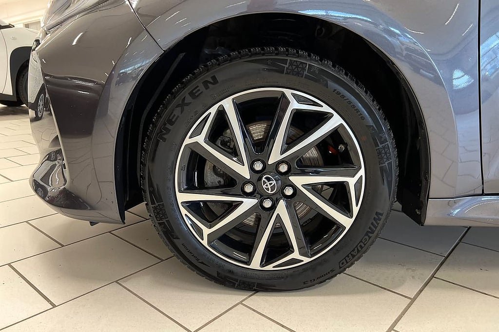 Vehicle Image 15