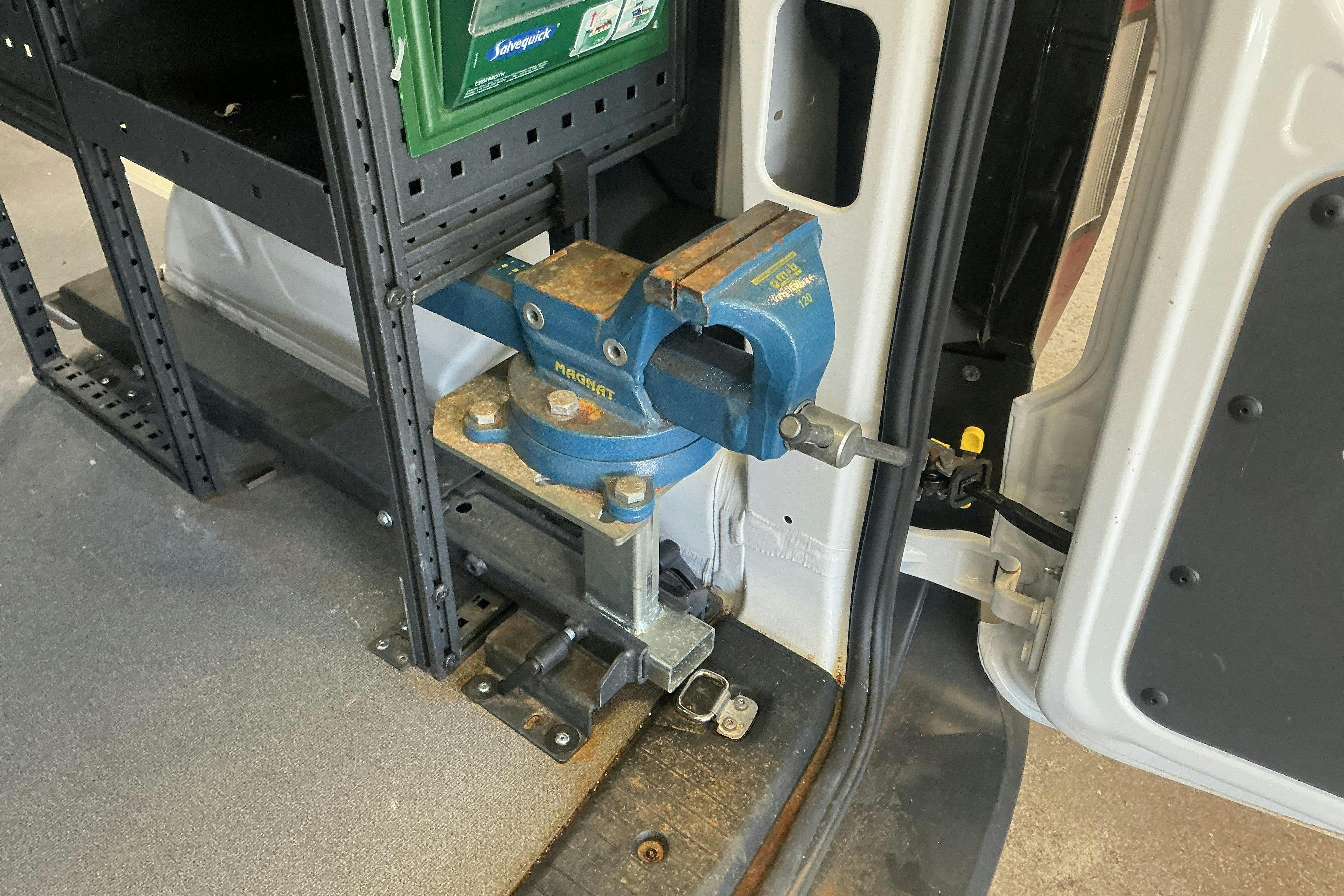 Vehicle Image 12