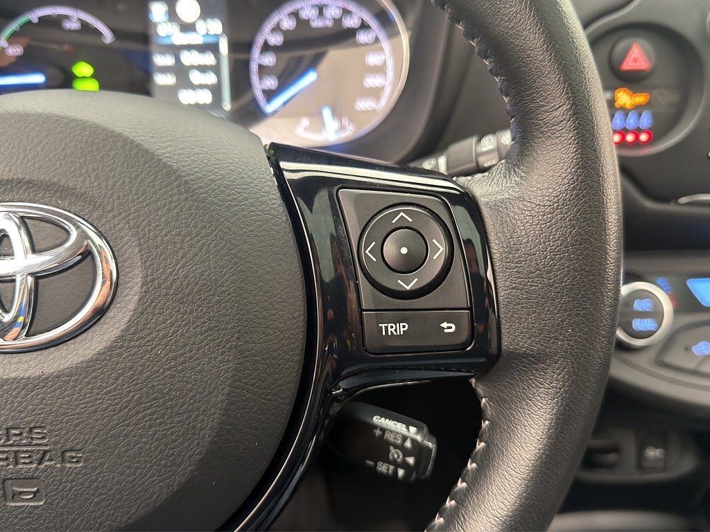 Vehicle Image 17