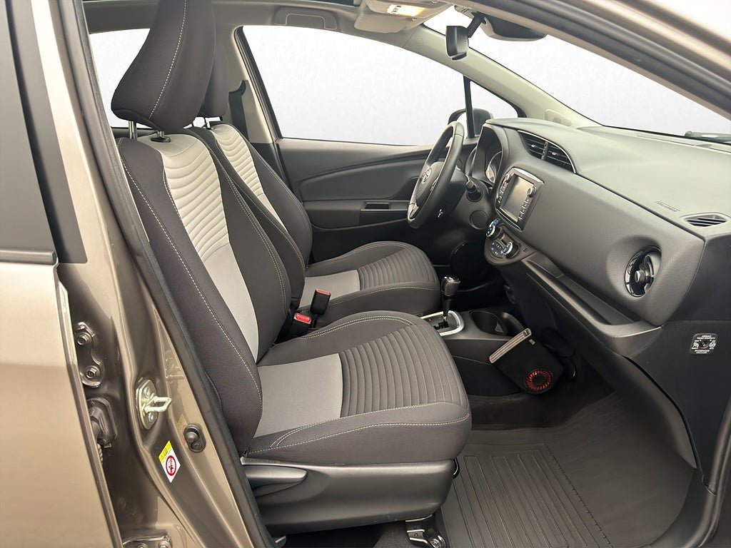 Vehicle Image 23