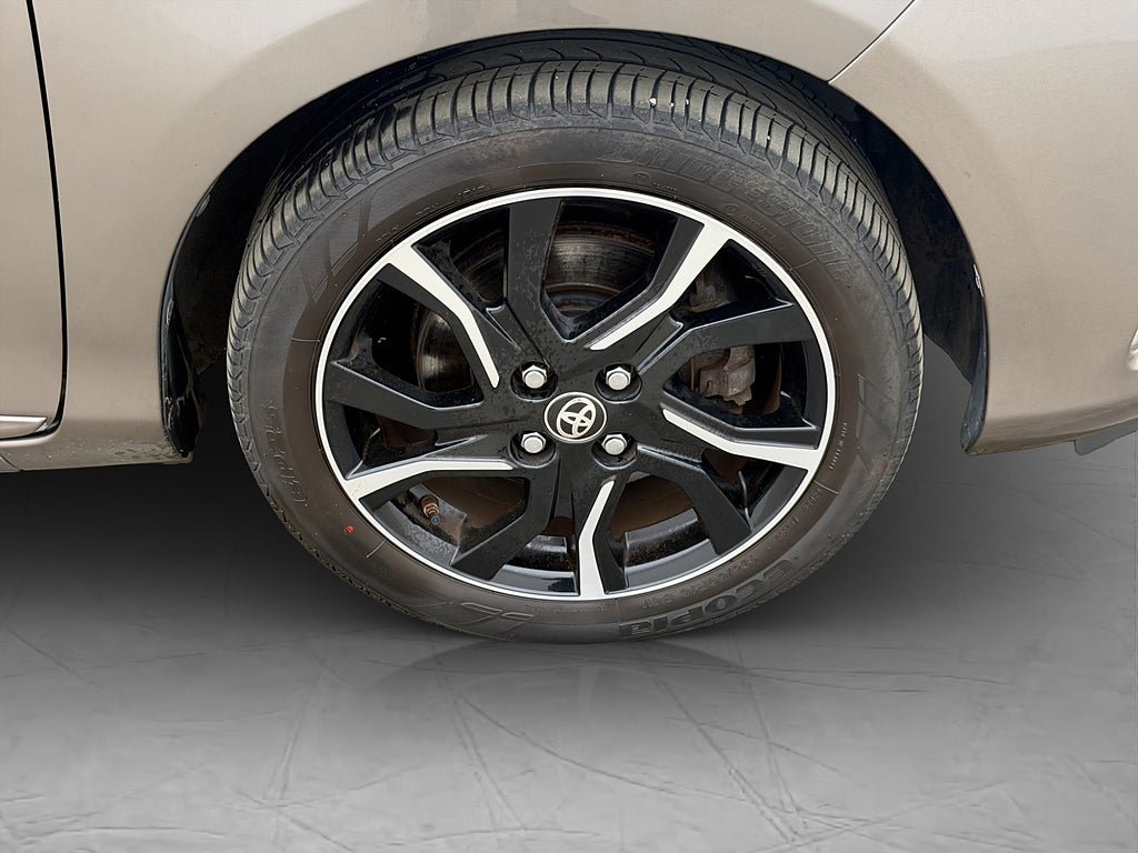 Vehicle Image 30