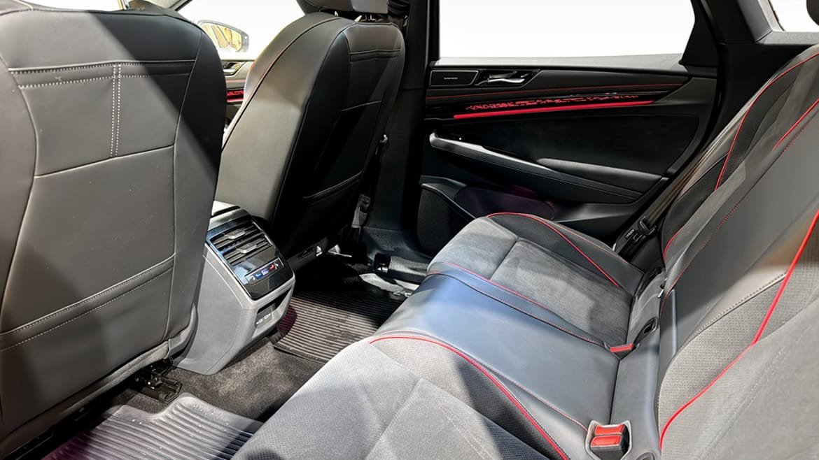 Vehicle Image 12