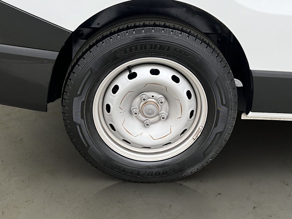 Vehicle Image 28