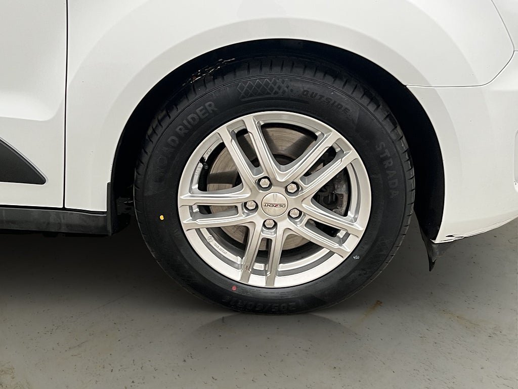 Vehicle Image 30
