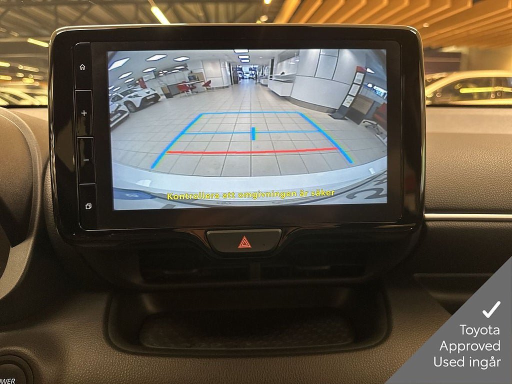 Vehicle Image 12