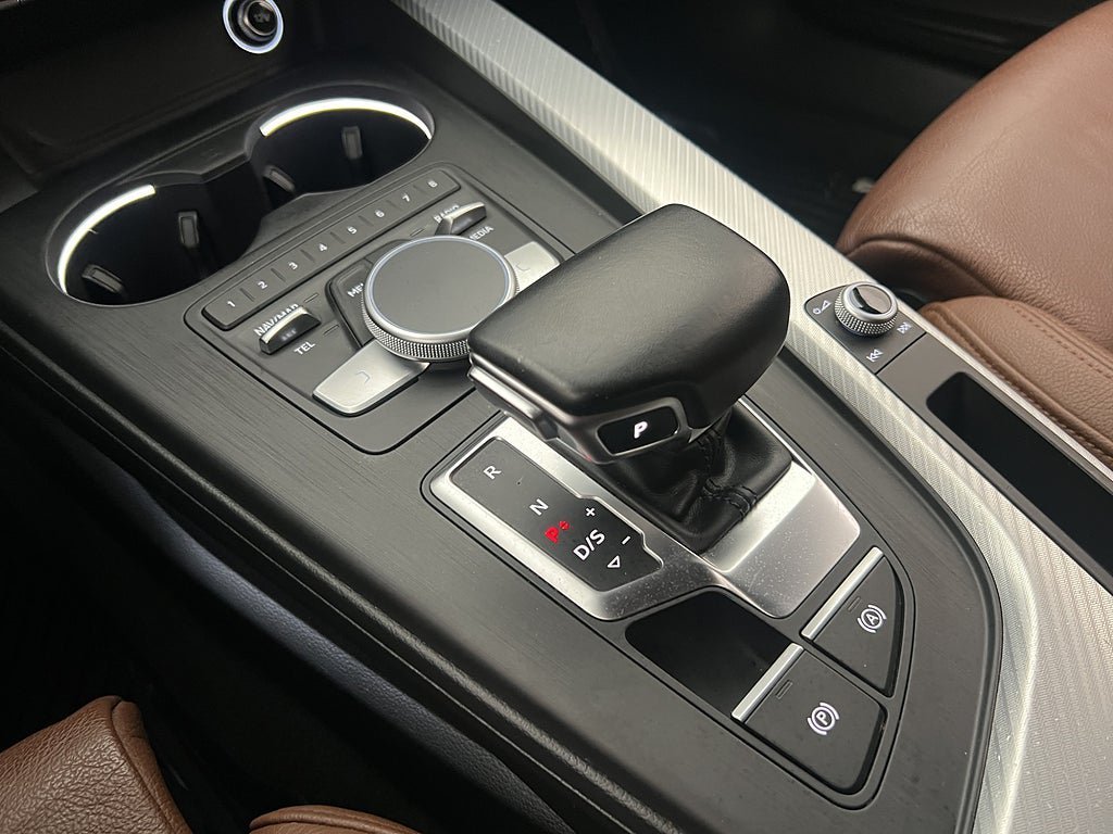 Vehicle Image 24