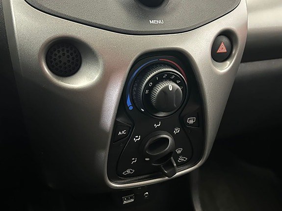 Vehicle Image 17