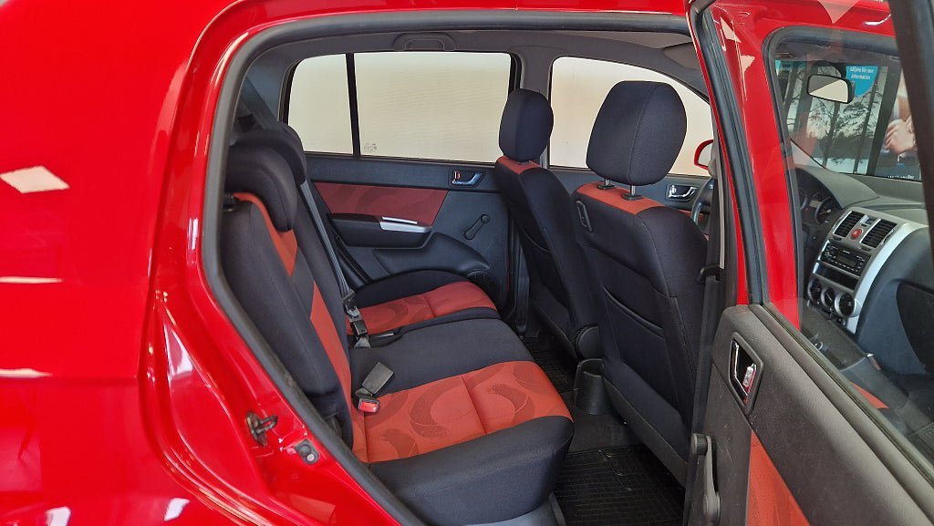 Vehicle Image 12