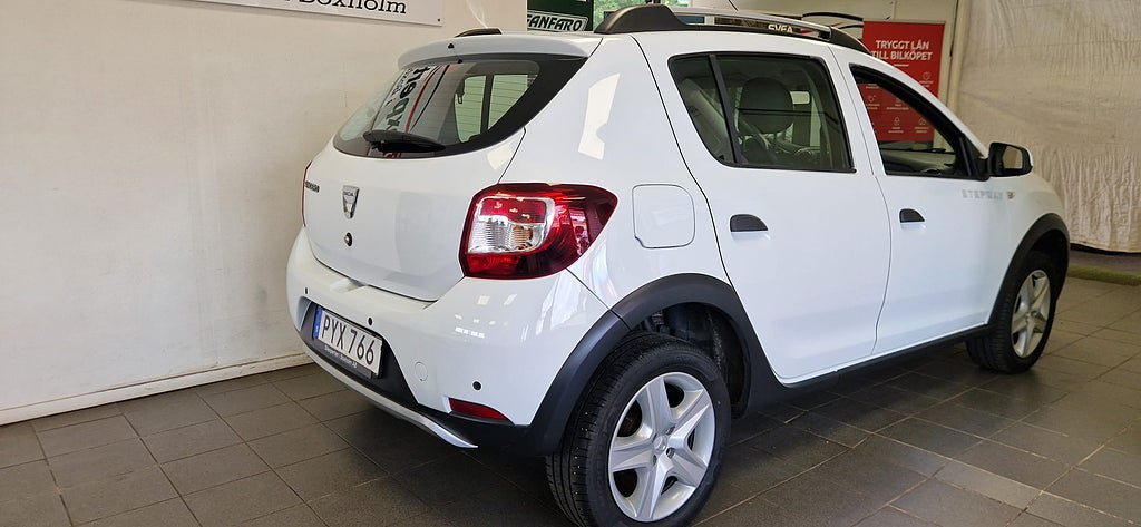Vehicle Image 7