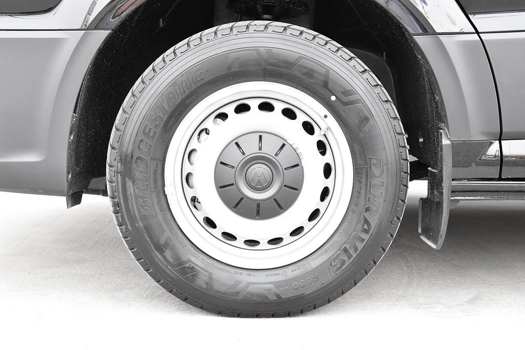 Vehicle Image 23