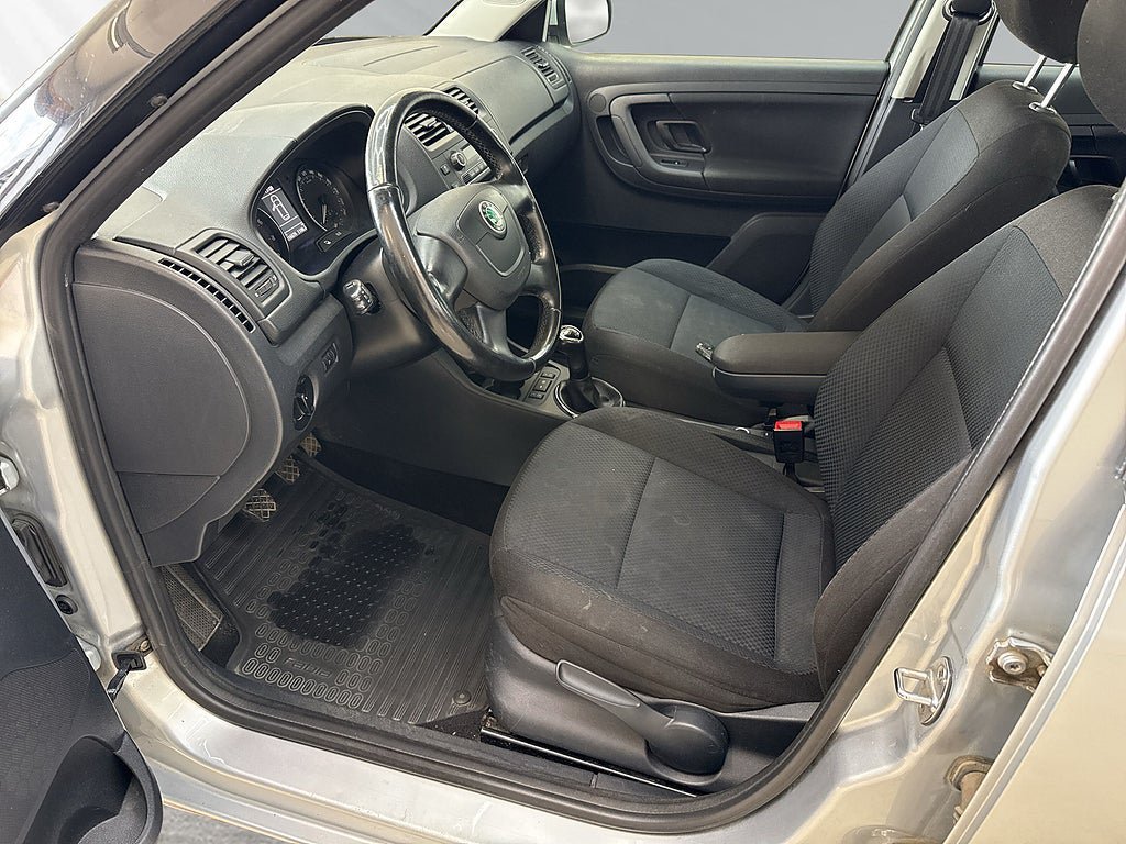 Vehicle Image 6