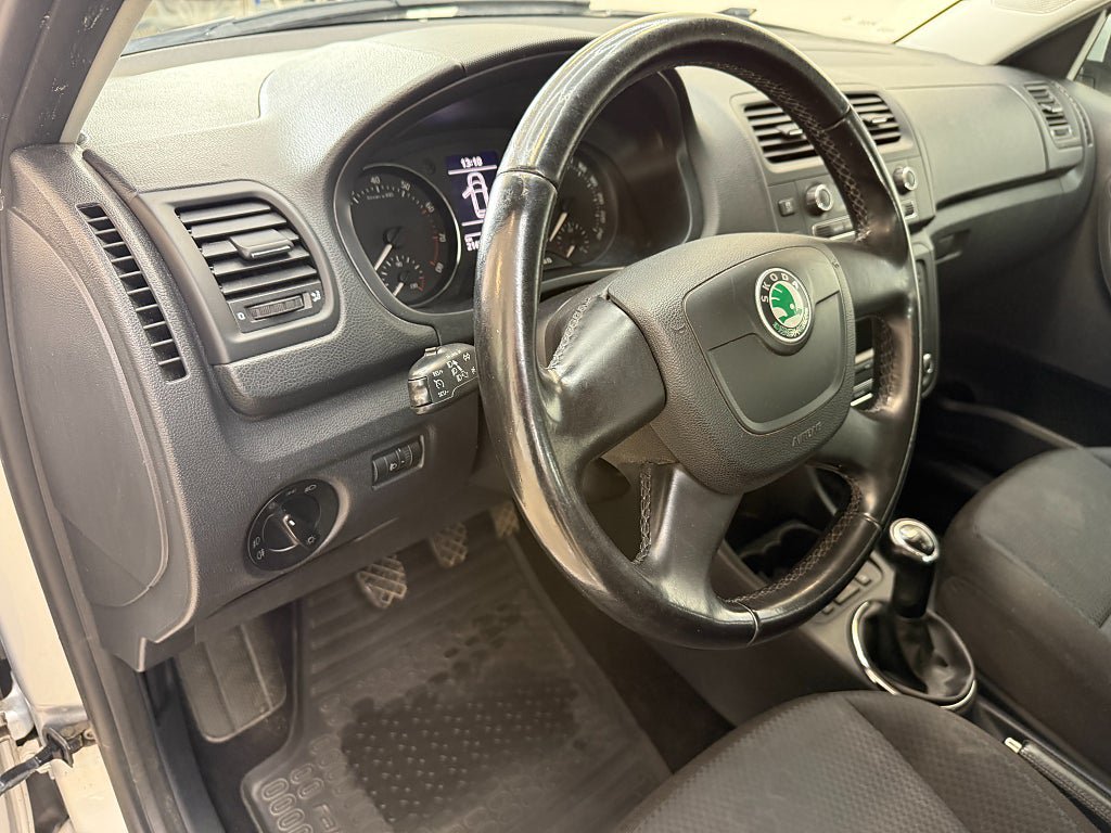 Vehicle Image 12