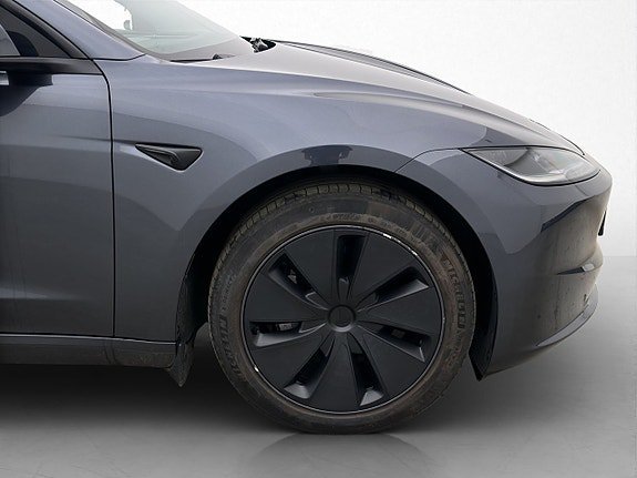 Vehicle Image 33
