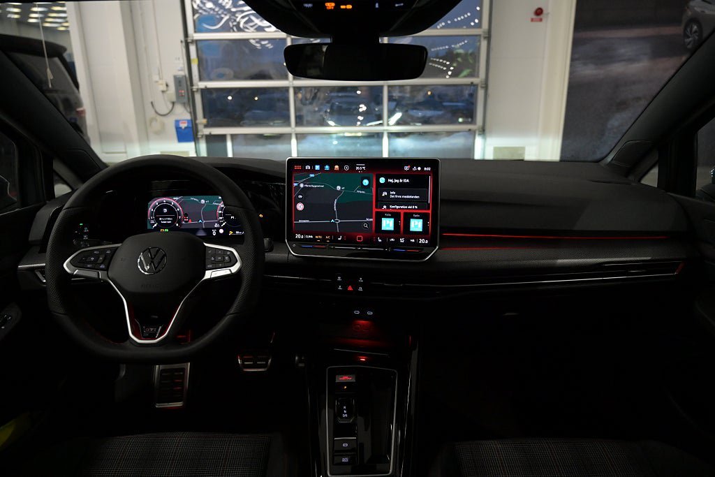 Vehicle Image 12