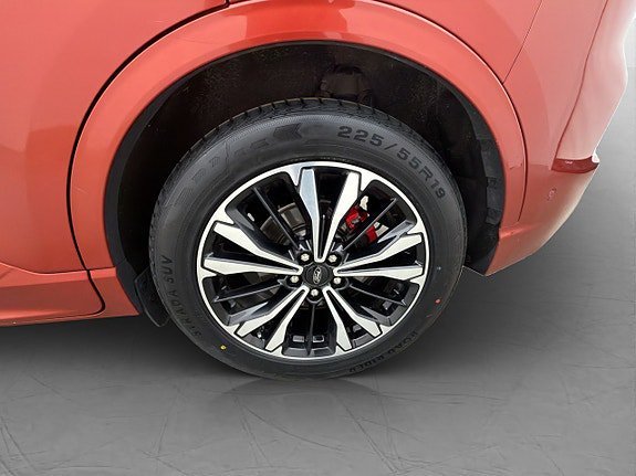 Vehicle Image 32