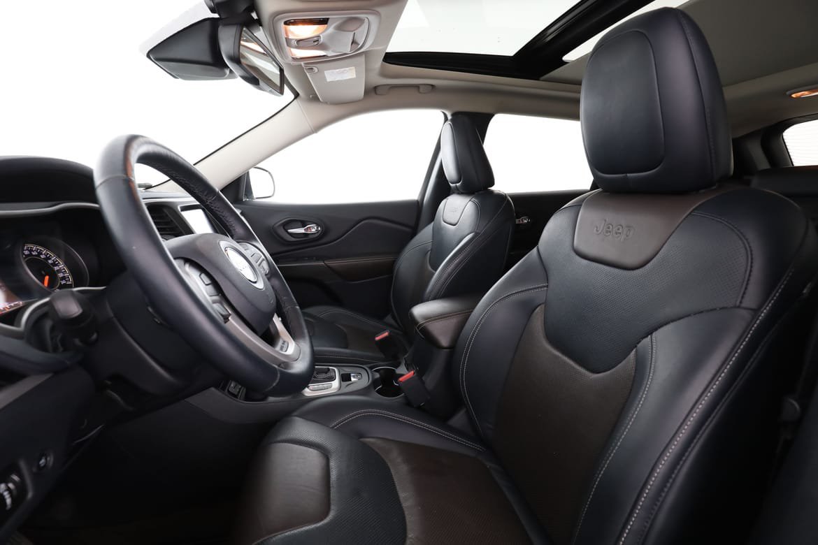 Vehicle Image 11