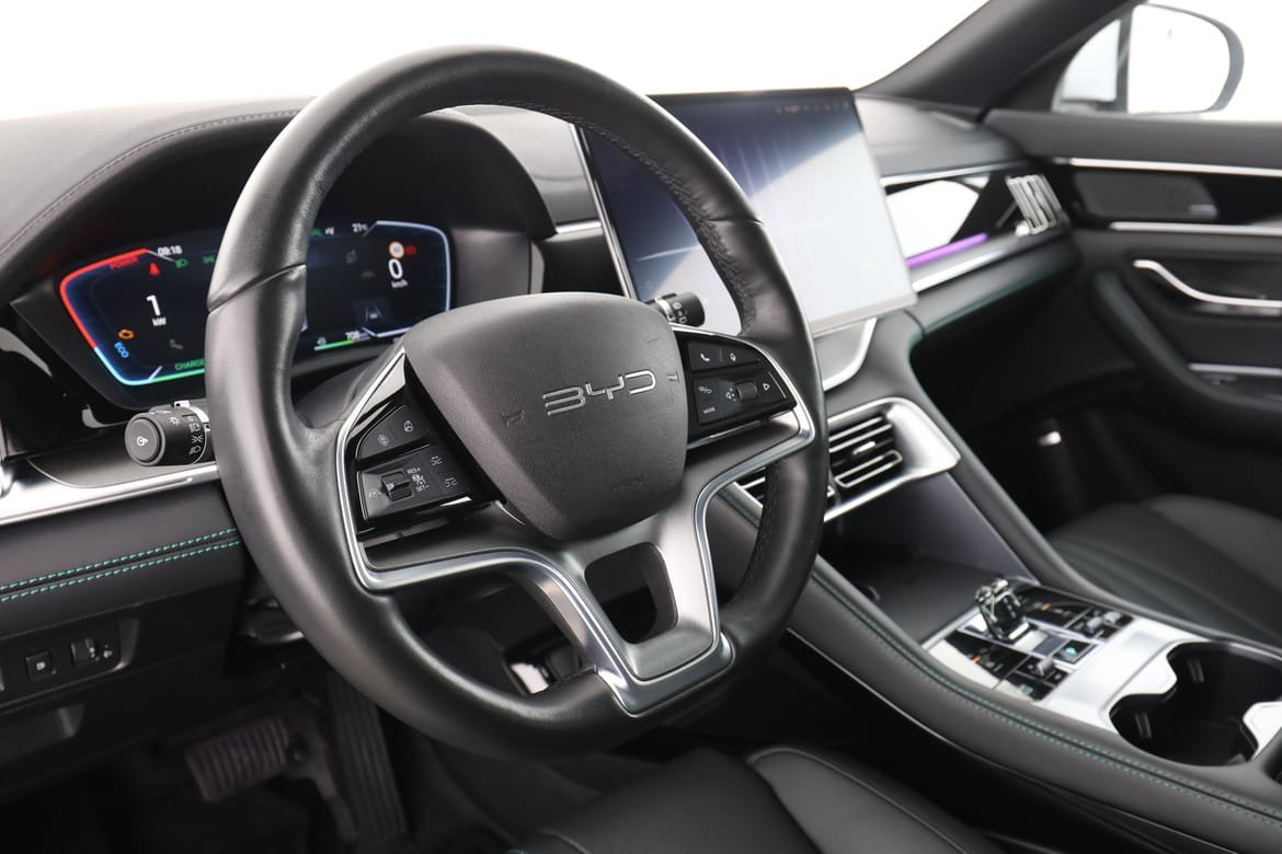 Vehicle Image 12