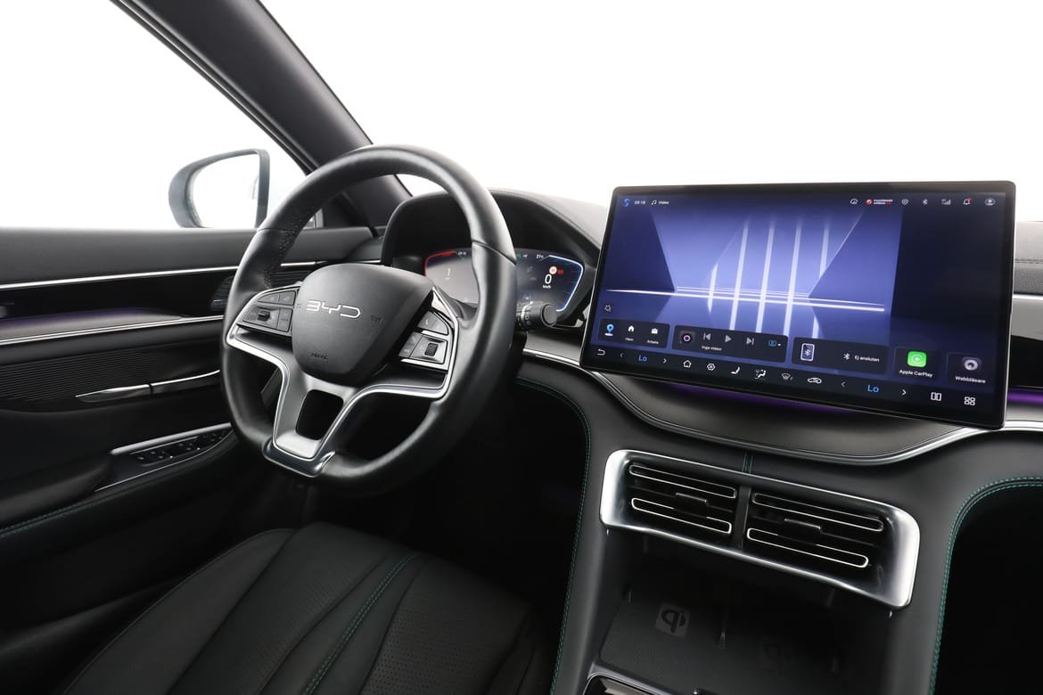 Vehicle Image 14