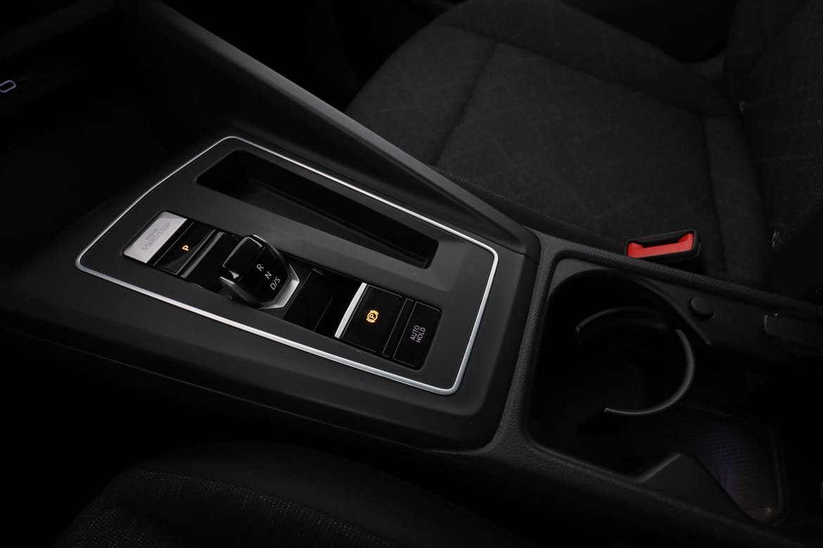 Vehicle Image 25