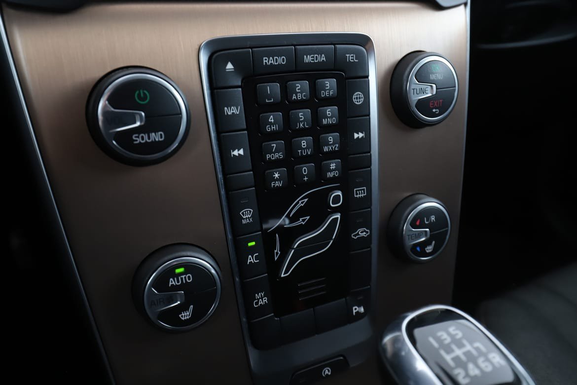 Vehicle Image 24