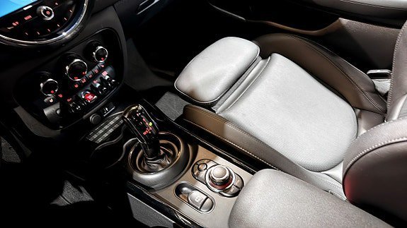 Vehicle Image 15