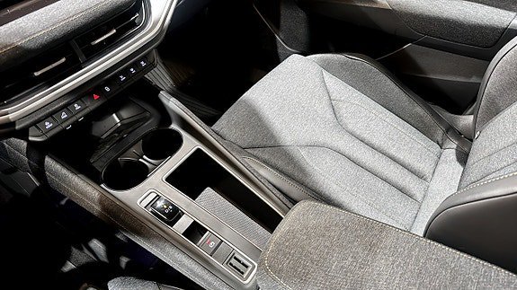 Vehicle Image 16