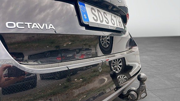 Vehicle Image 13