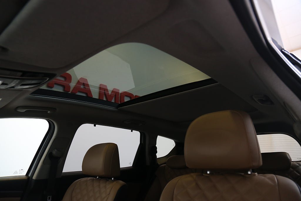 Vehicle Image 24