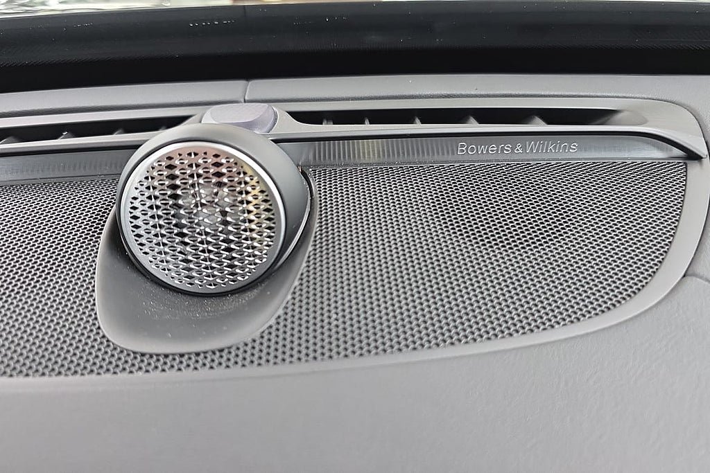 Vehicle Image 24
