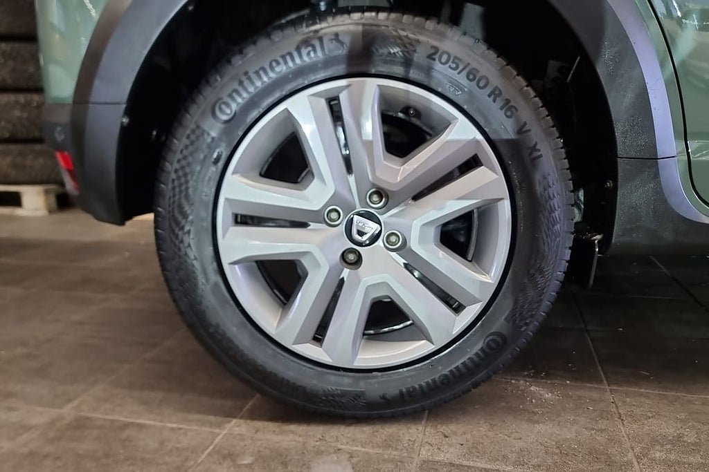 Vehicle Image 17