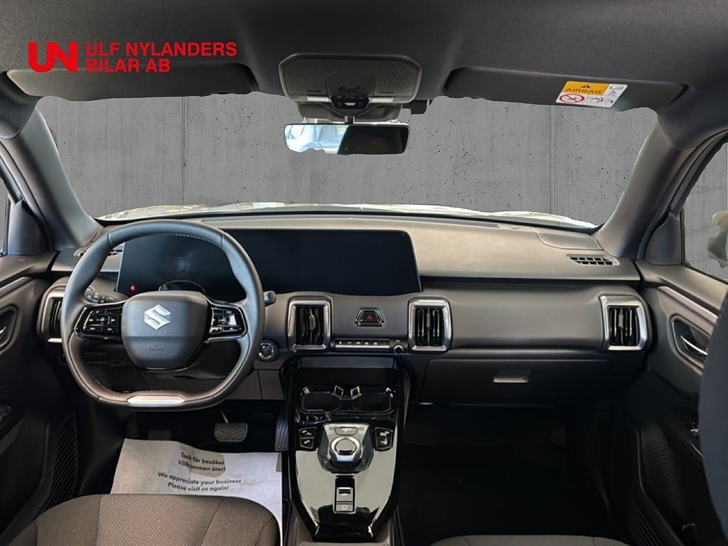 Vehicle Image 12