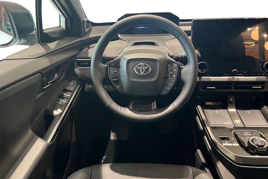 Vehicle Image 11
