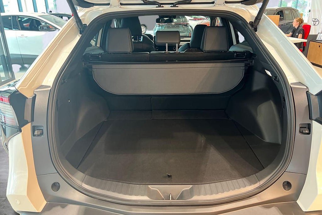 Vehicle Image 12