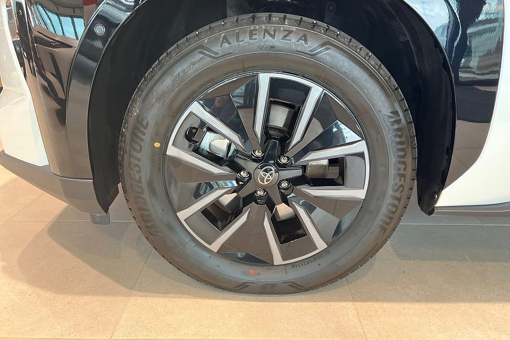 Vehicle Image 17