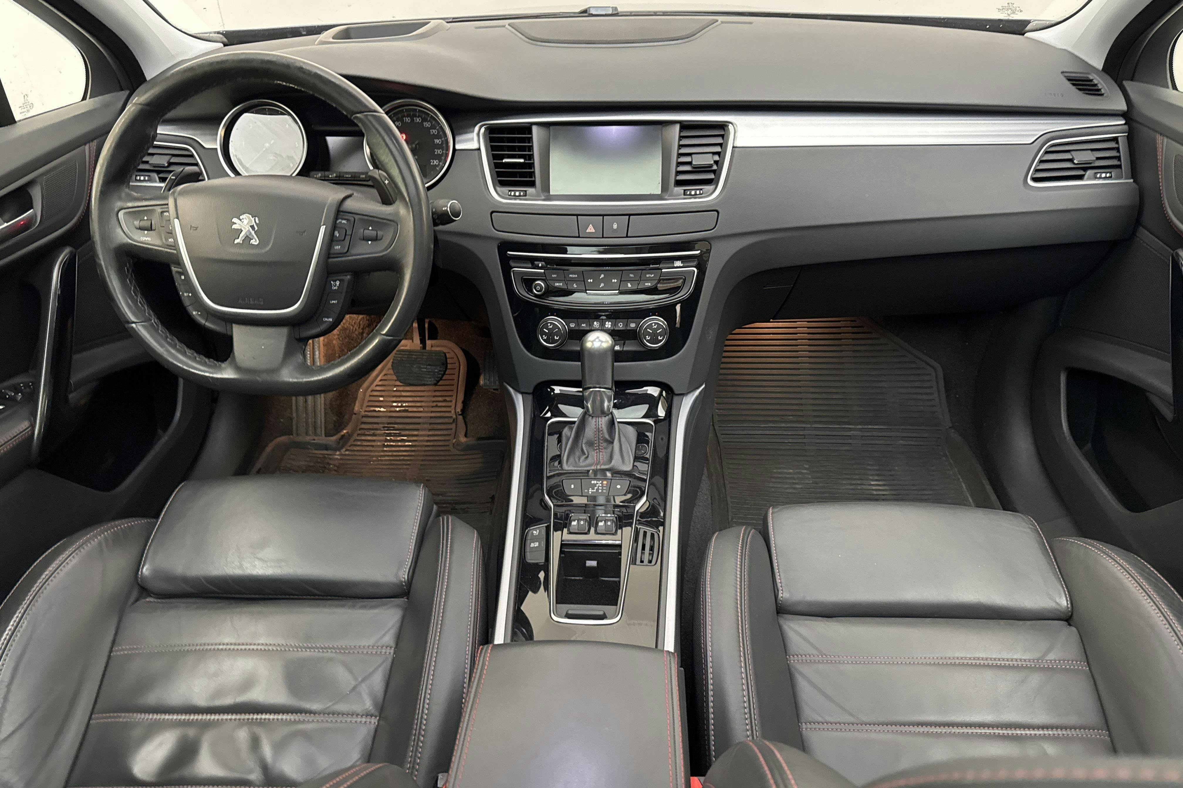 Vehicle Image 6
