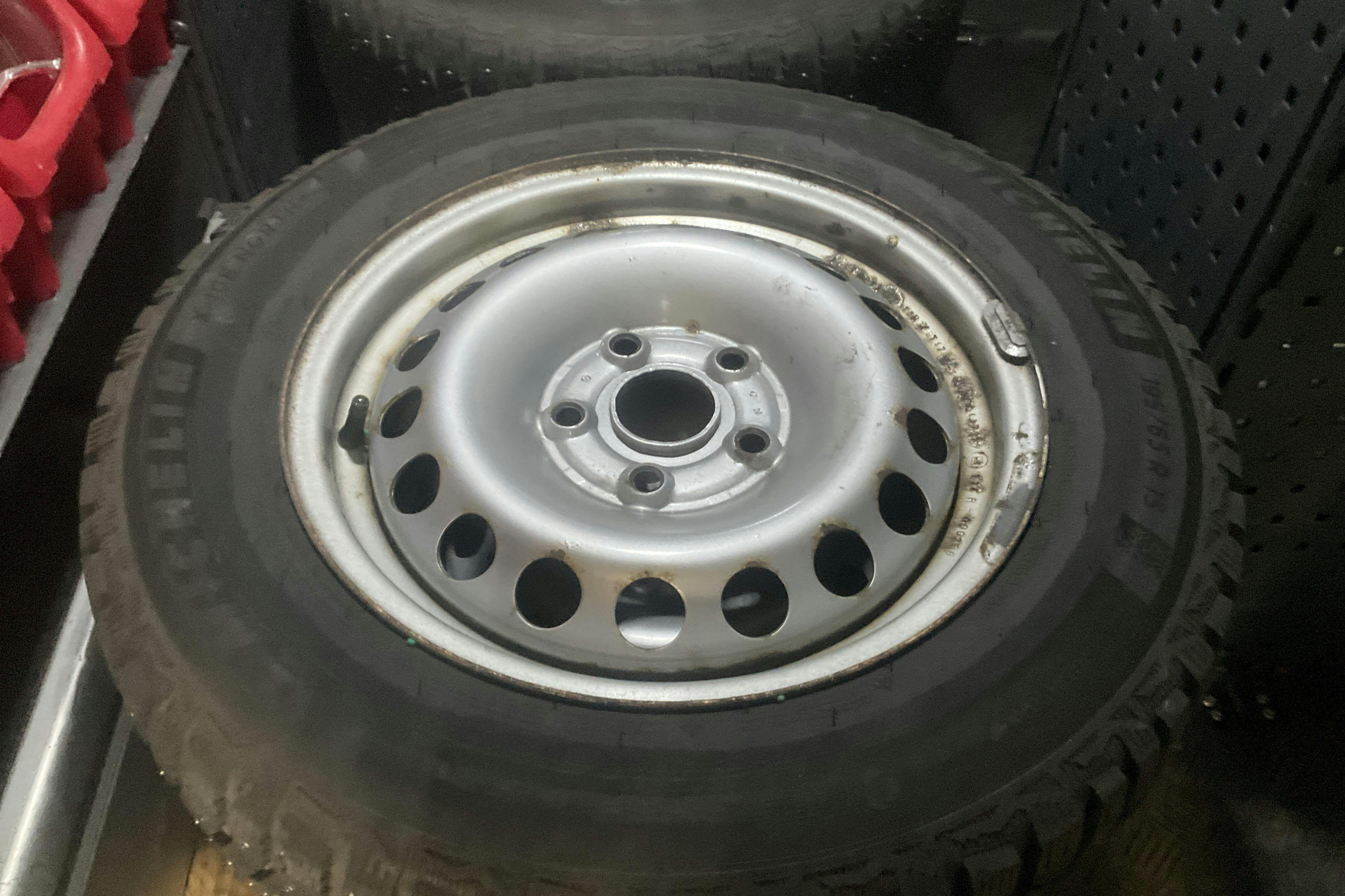 Vehicle Image 11