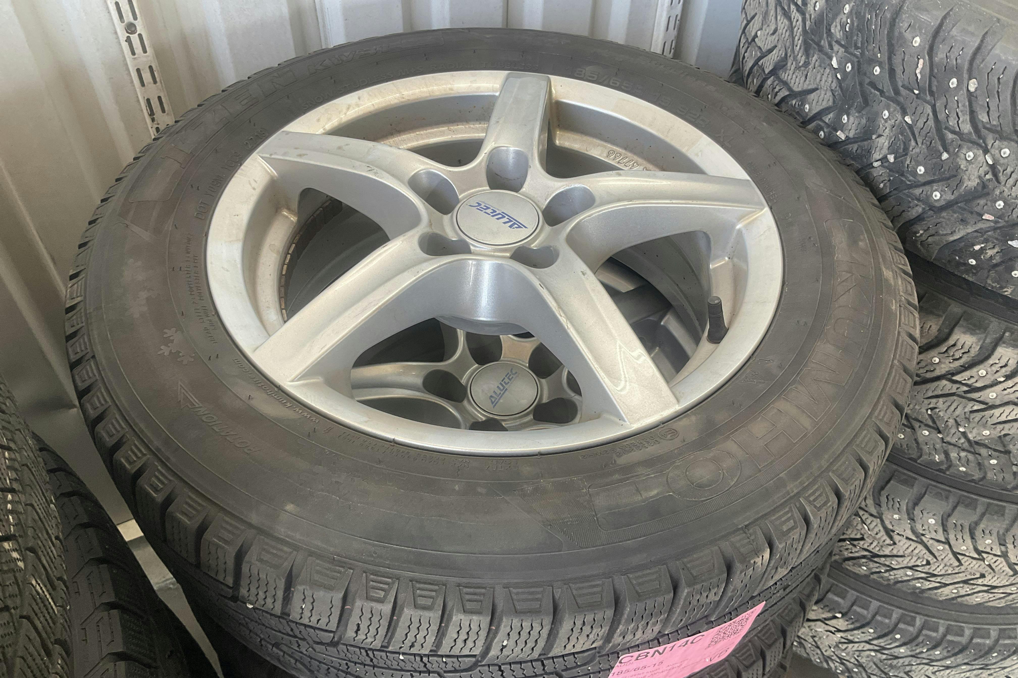 Vehicle Image 11