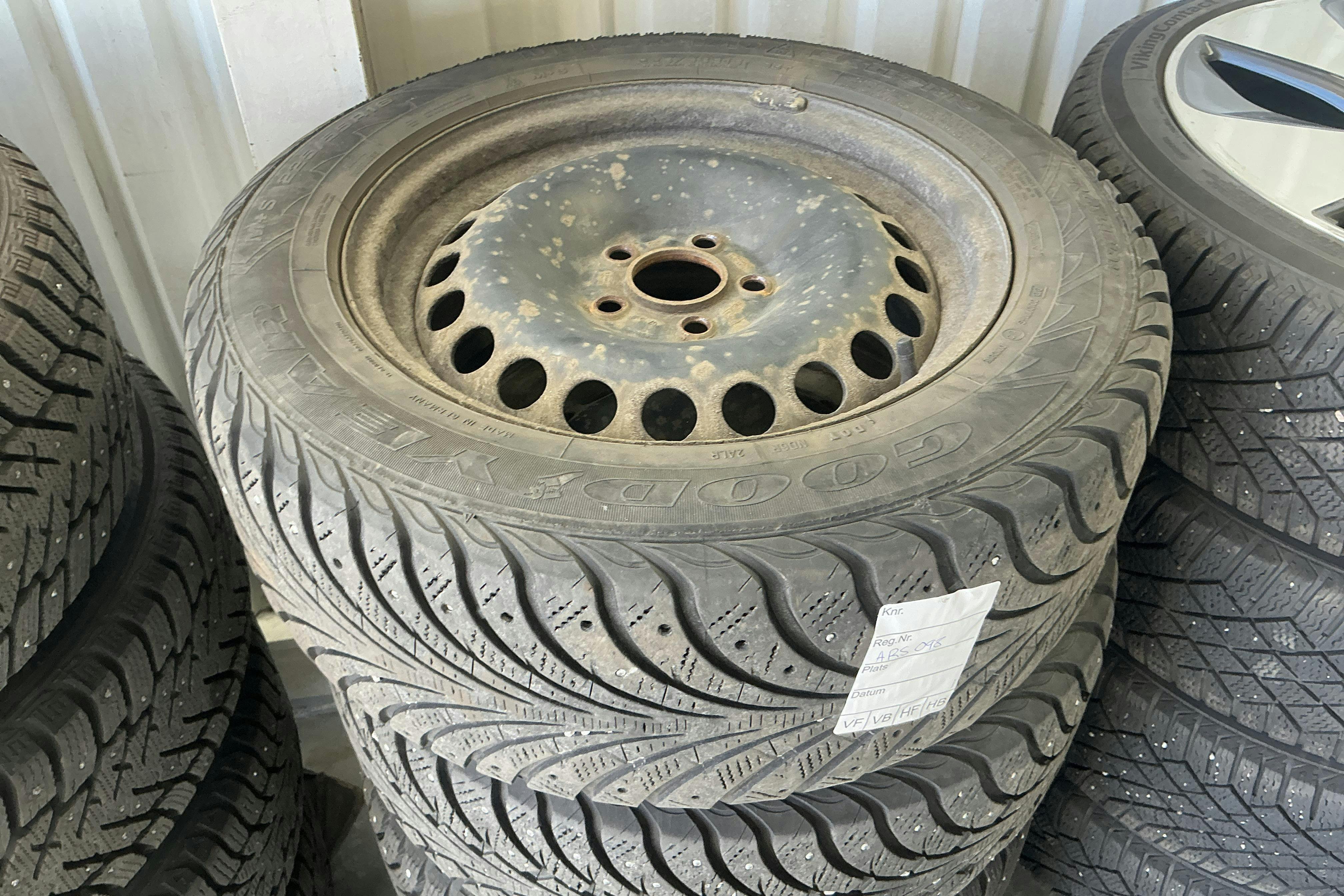 Vehicle Image 11