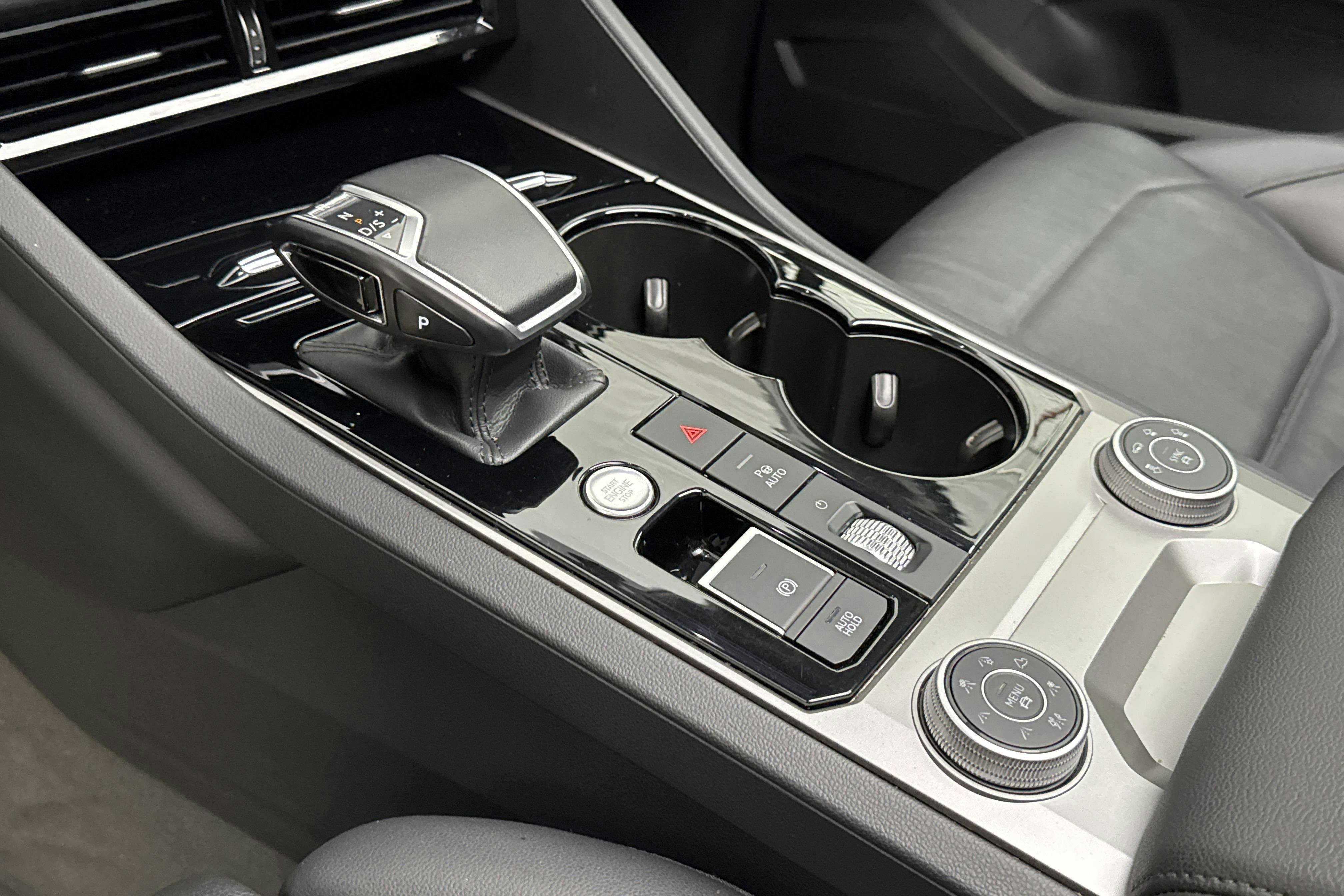 Vehicle Image 15