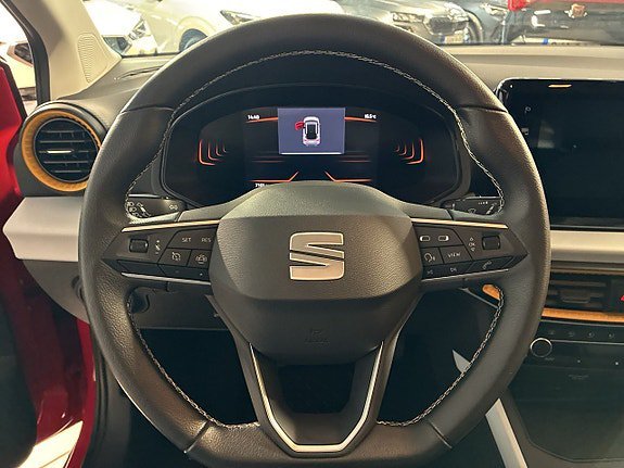 Vehicle Image 14