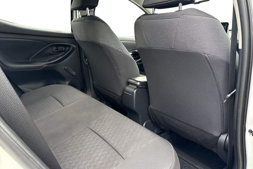 Vehicle Image 9