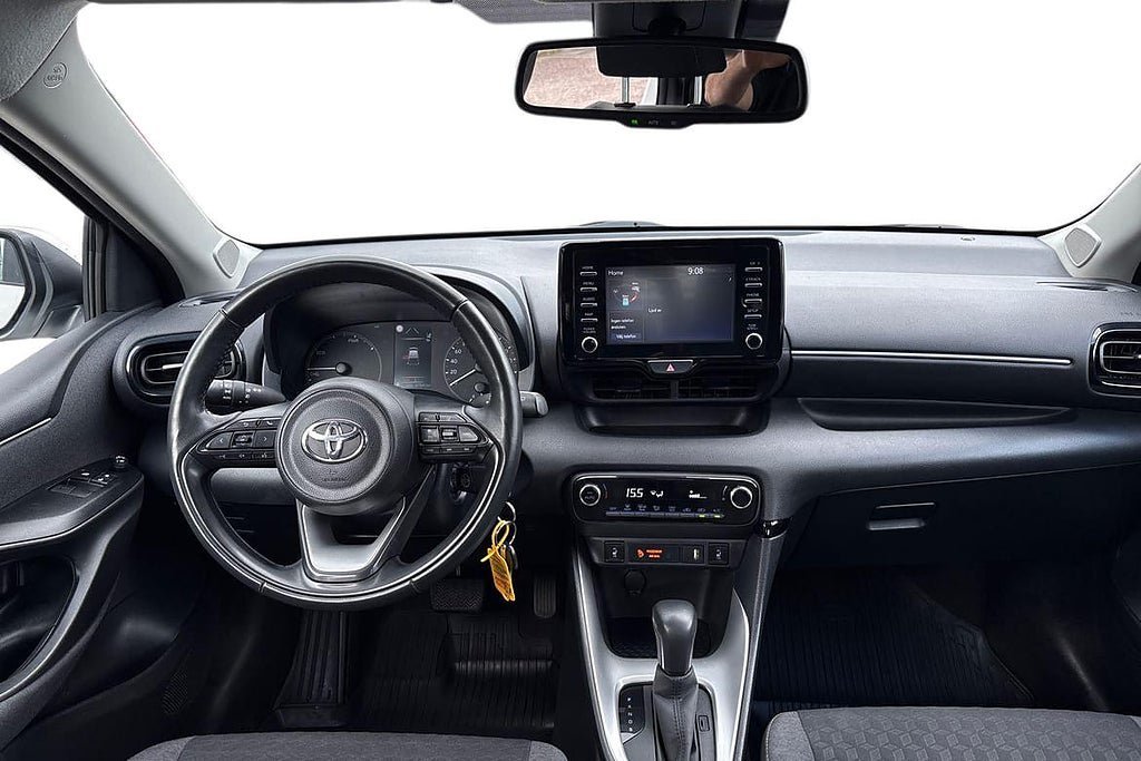 Vehicle Image 10