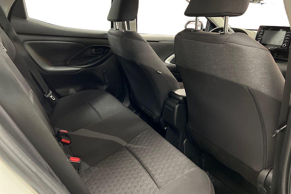 Vehicle Image 9