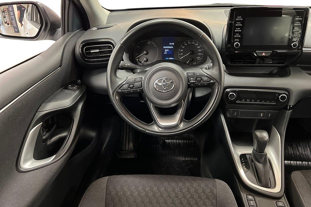 Vehicle Image 11