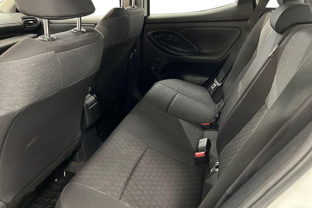 Vehicle Image 13