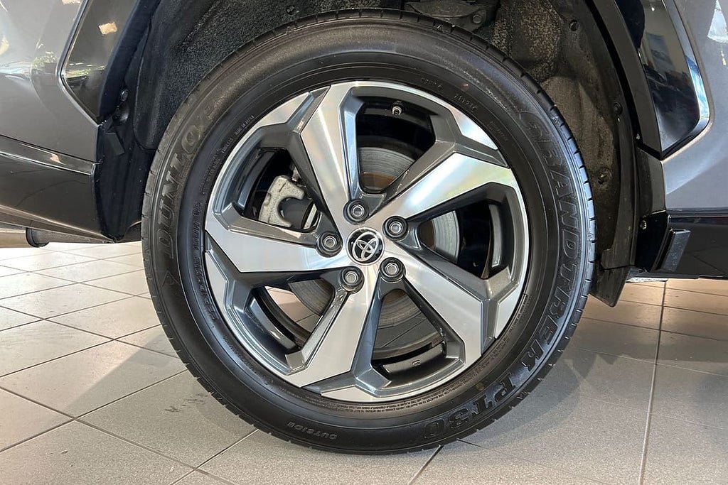 Vehicle Image 17