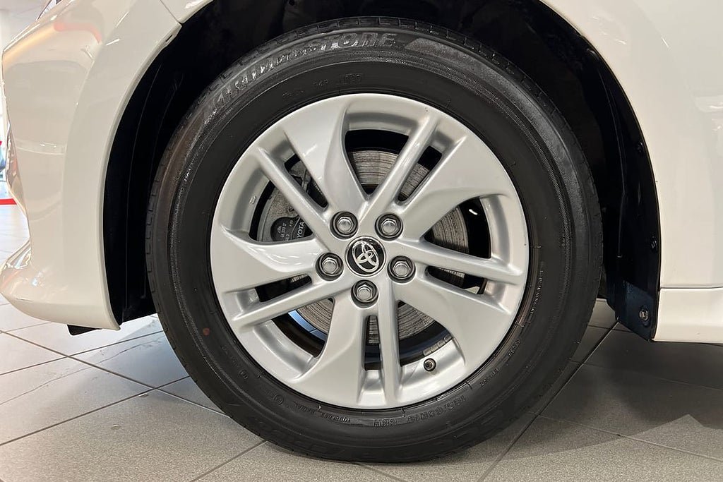 Vehicle Image 17