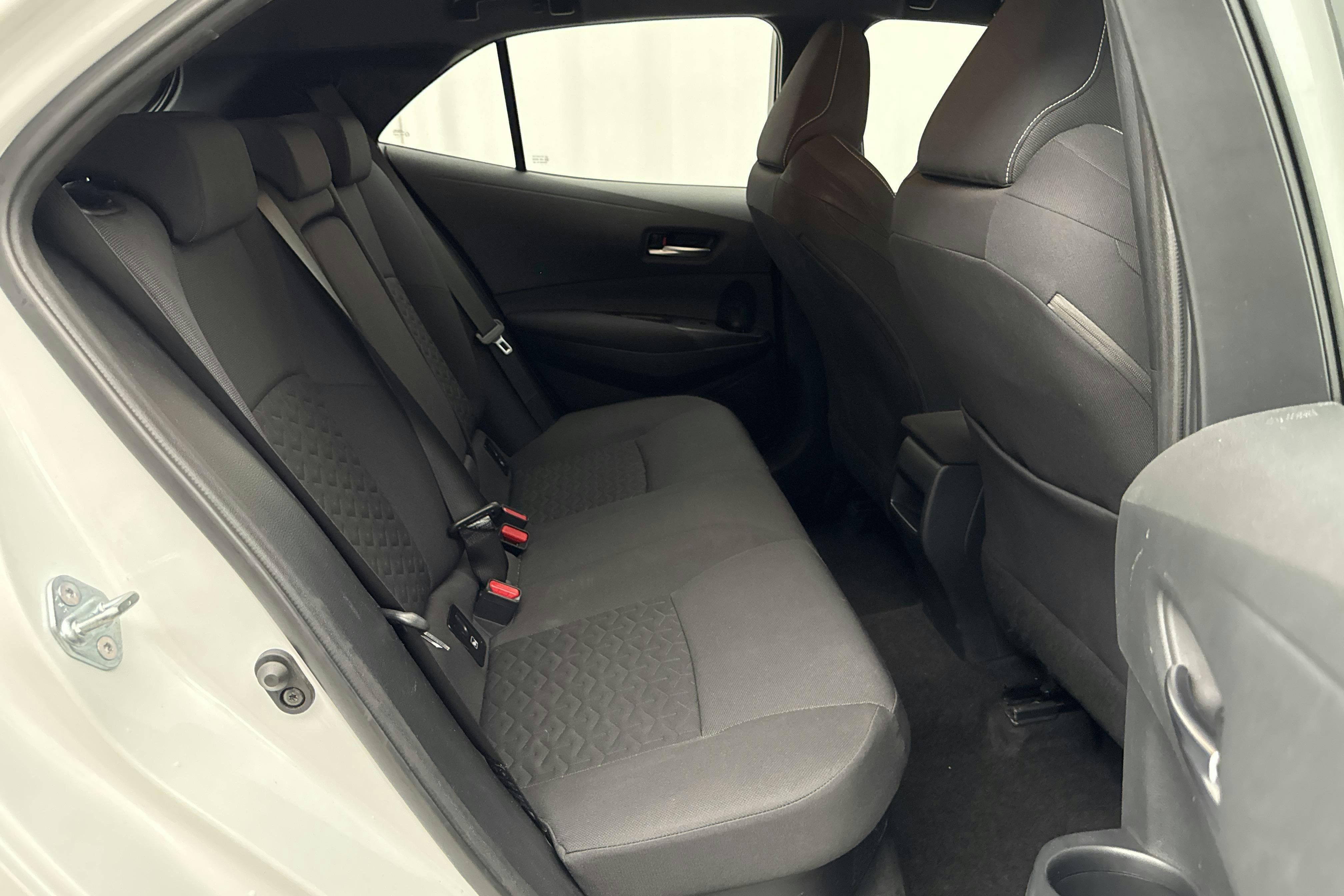 Vehicle Image 8