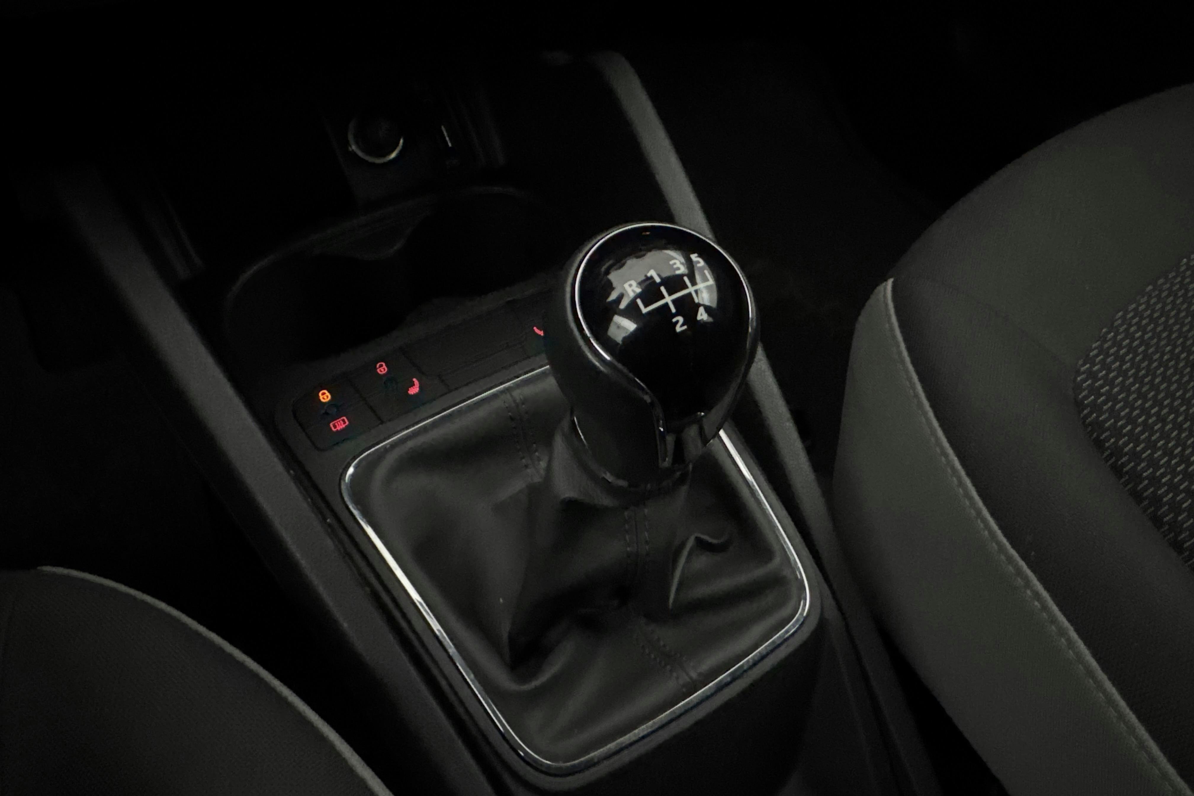 Vehicle Image 12