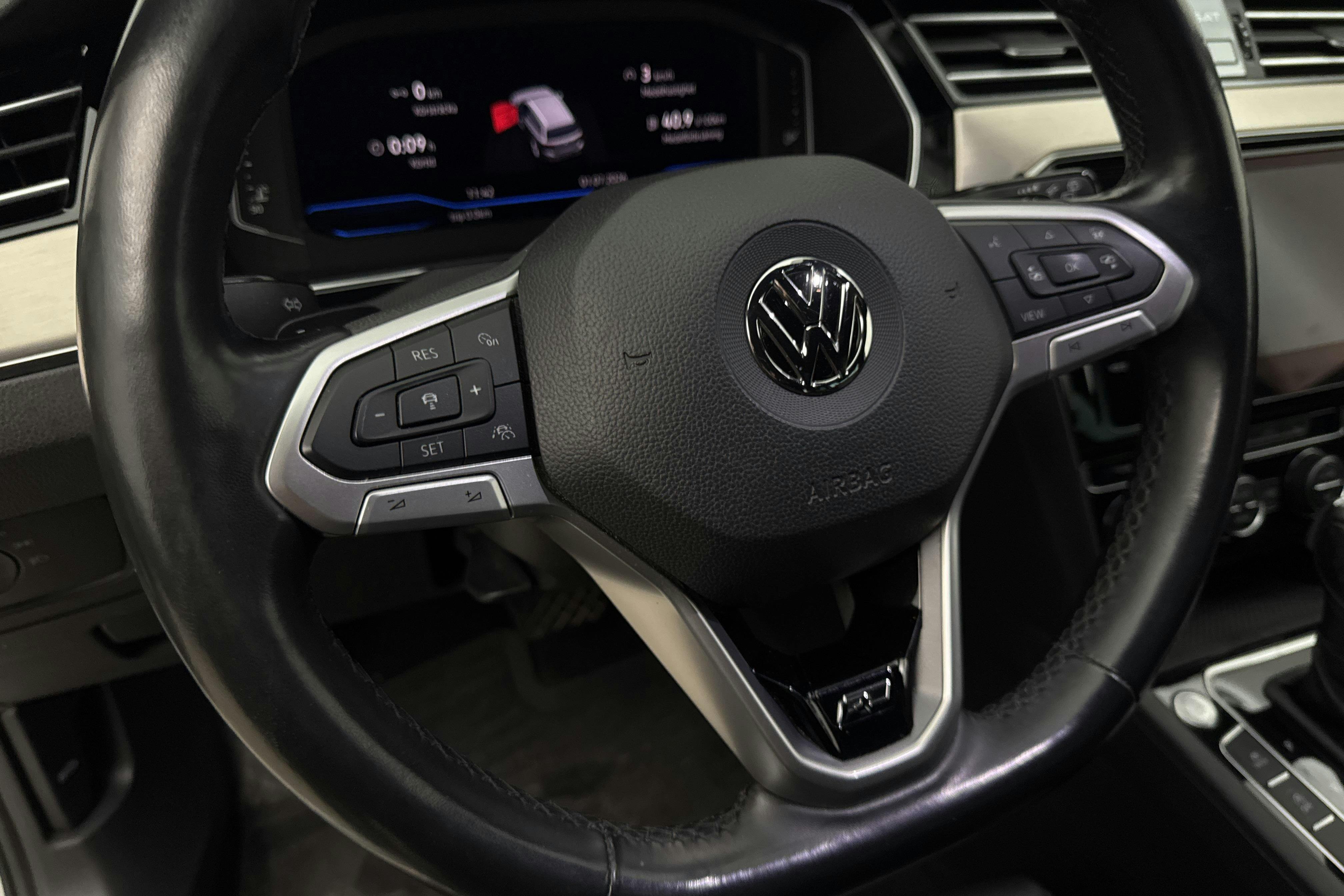Vehicle Image 16